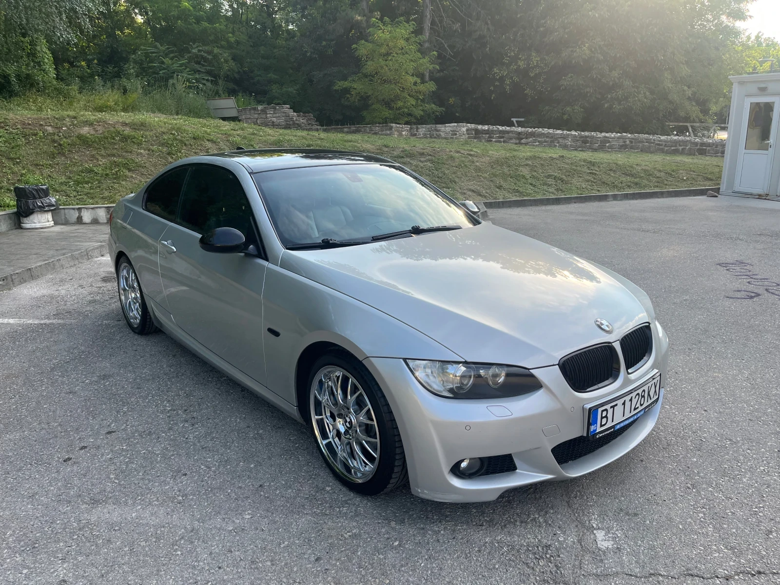 BMW 325 Обслужен* Регистриран* Навигация* Кожа* Ръчка* N52, снимка 7 - Автомобили и джипове - 55506462