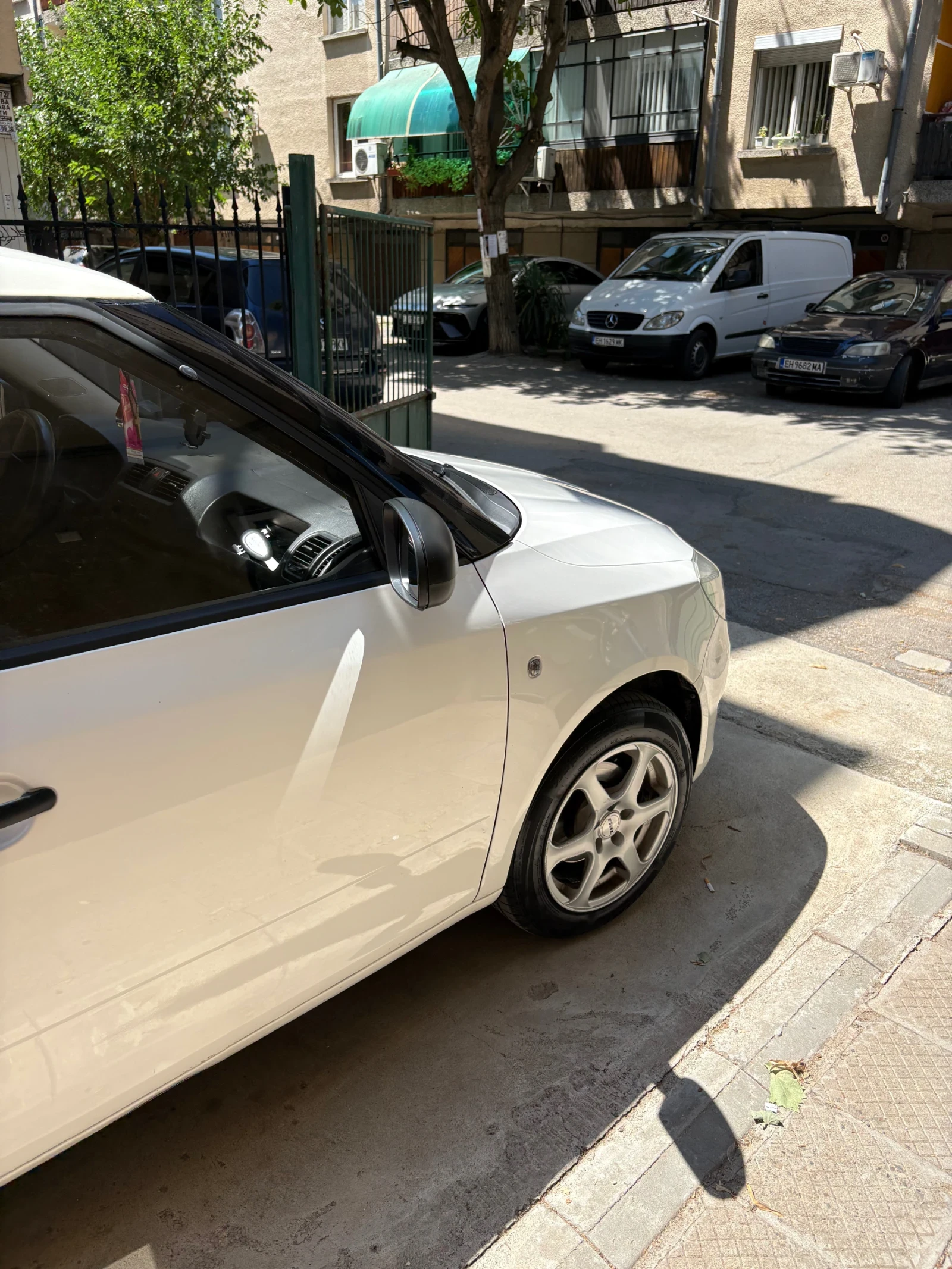 Skoda Fabia Комби, снимка 16 - Автомобили и джипове - 56106336