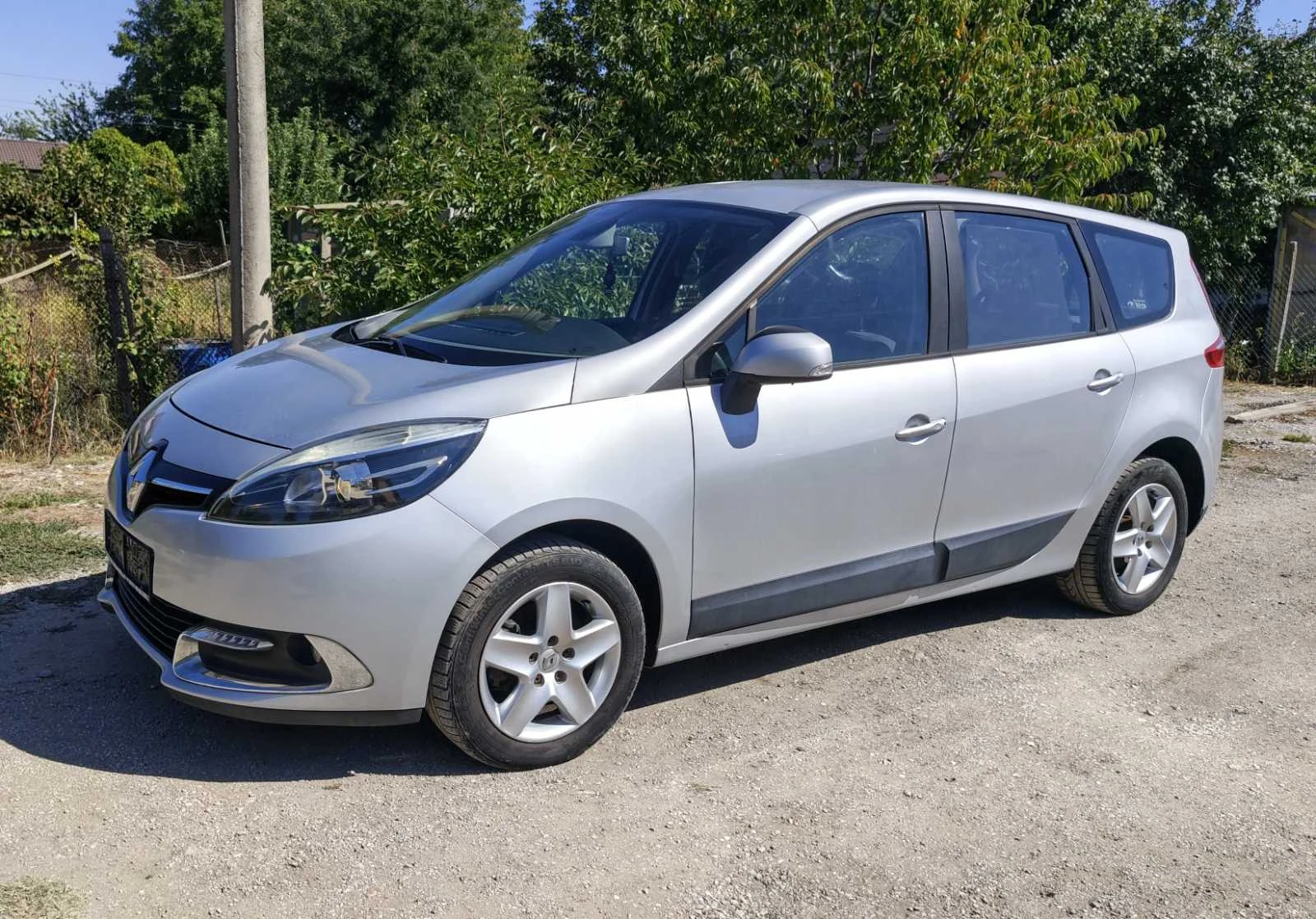 Renault Scenic 1, 2 TCe, снимка 2 - Автомобили и джипове - 56116446