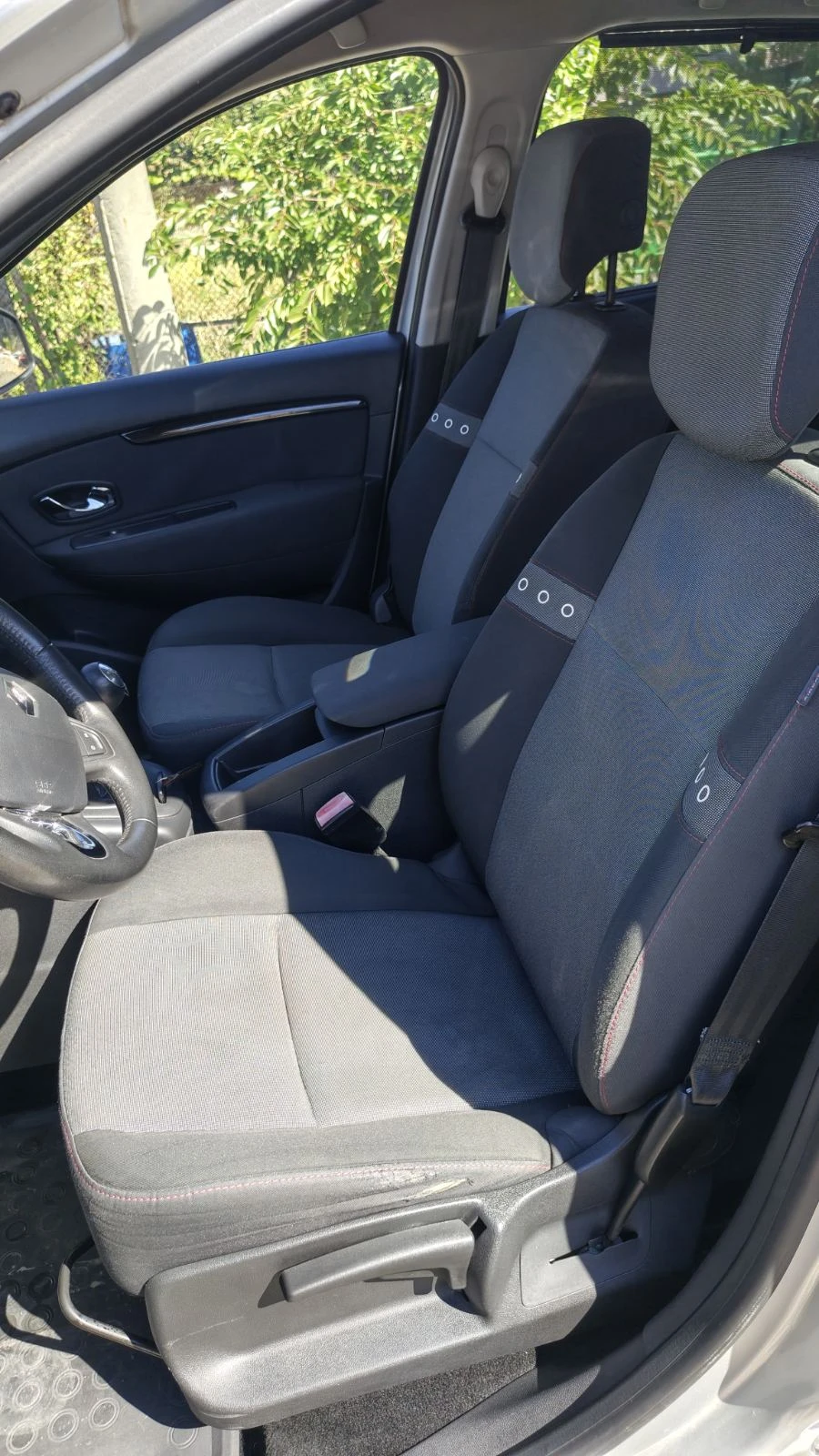 Renault Scenic 1, 2 TCe, снимка 12 - Автомобили и джипове - 56116446