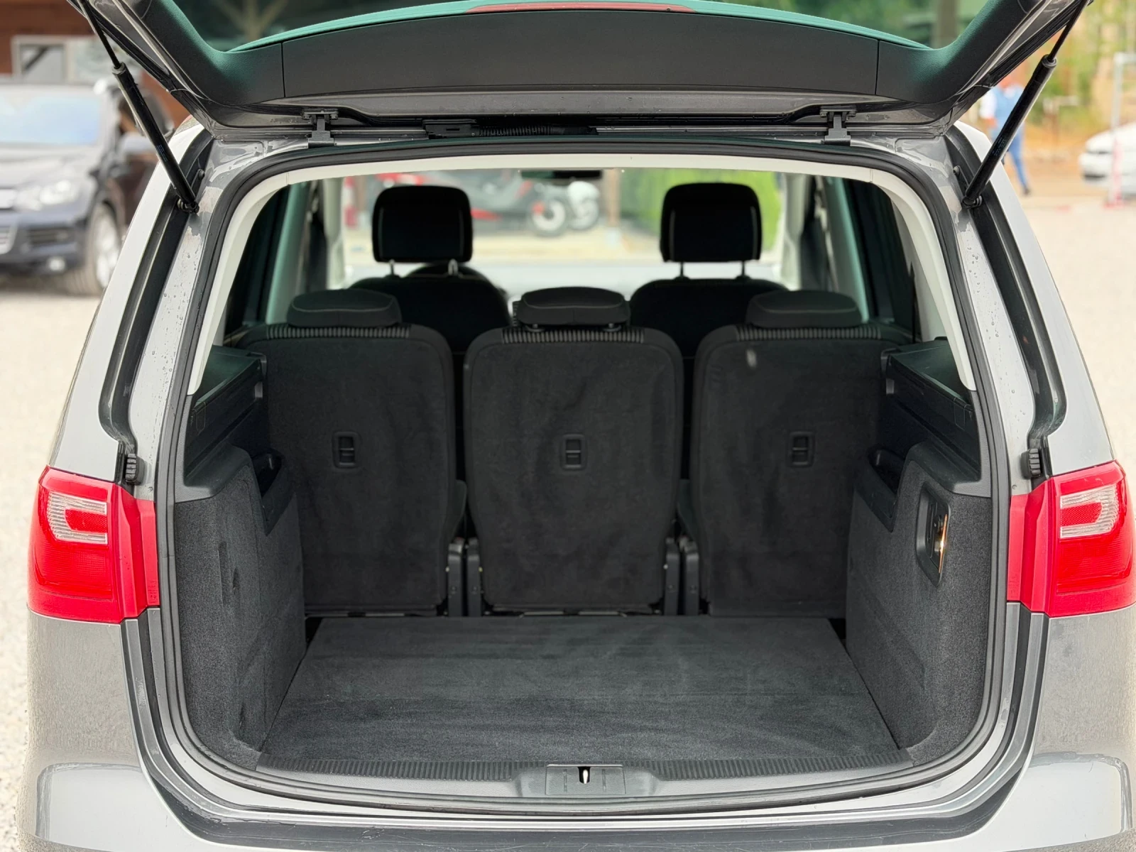 Seat Alhambra 2.0TDI * Нов внос* * Камера* , снимка 12 - Автомобили и джипове - 56261189