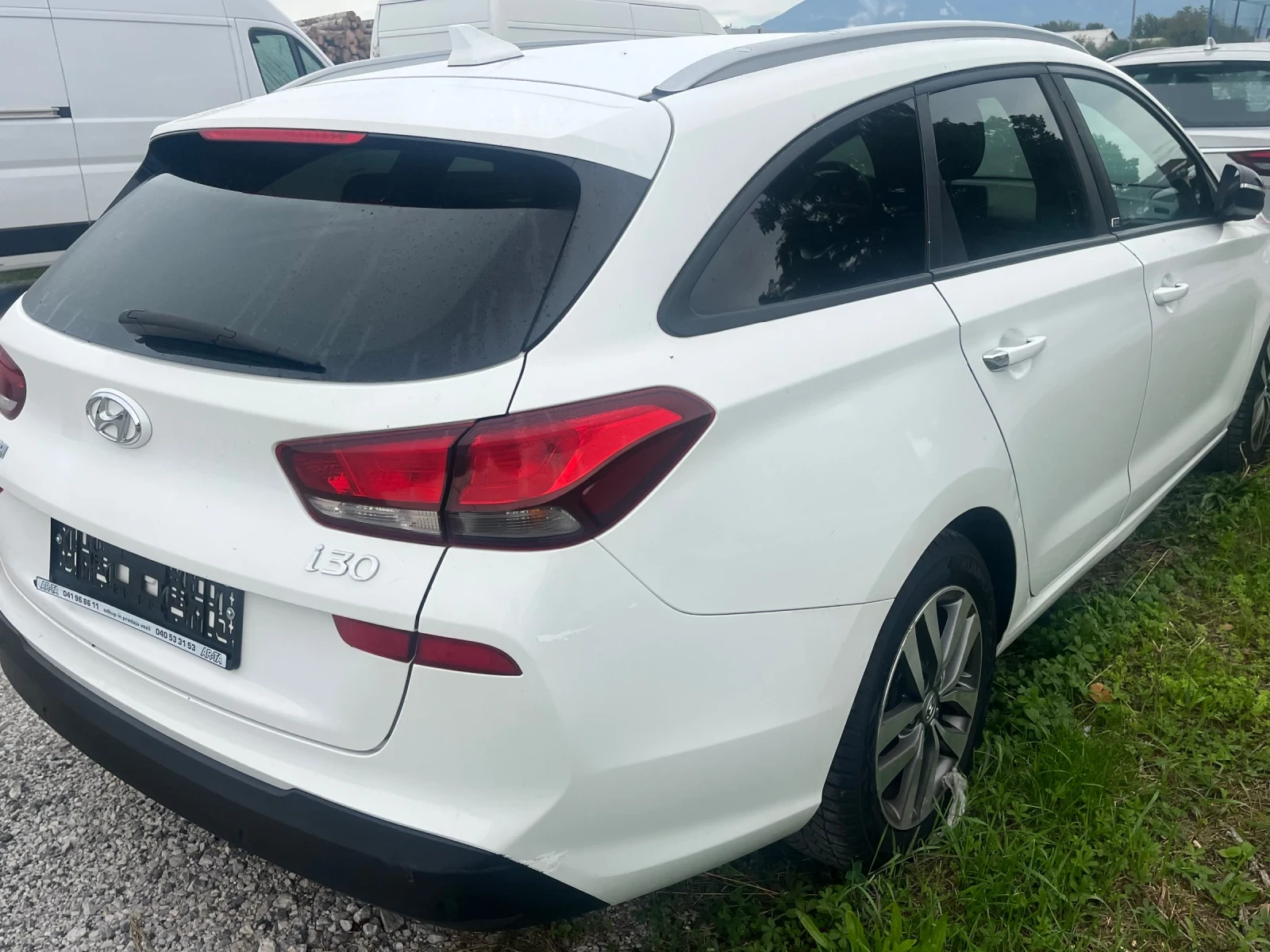 Hyundai I30 1.6CRDI 110 kc, снимка 4 - Автомобили и джипове - 56272953