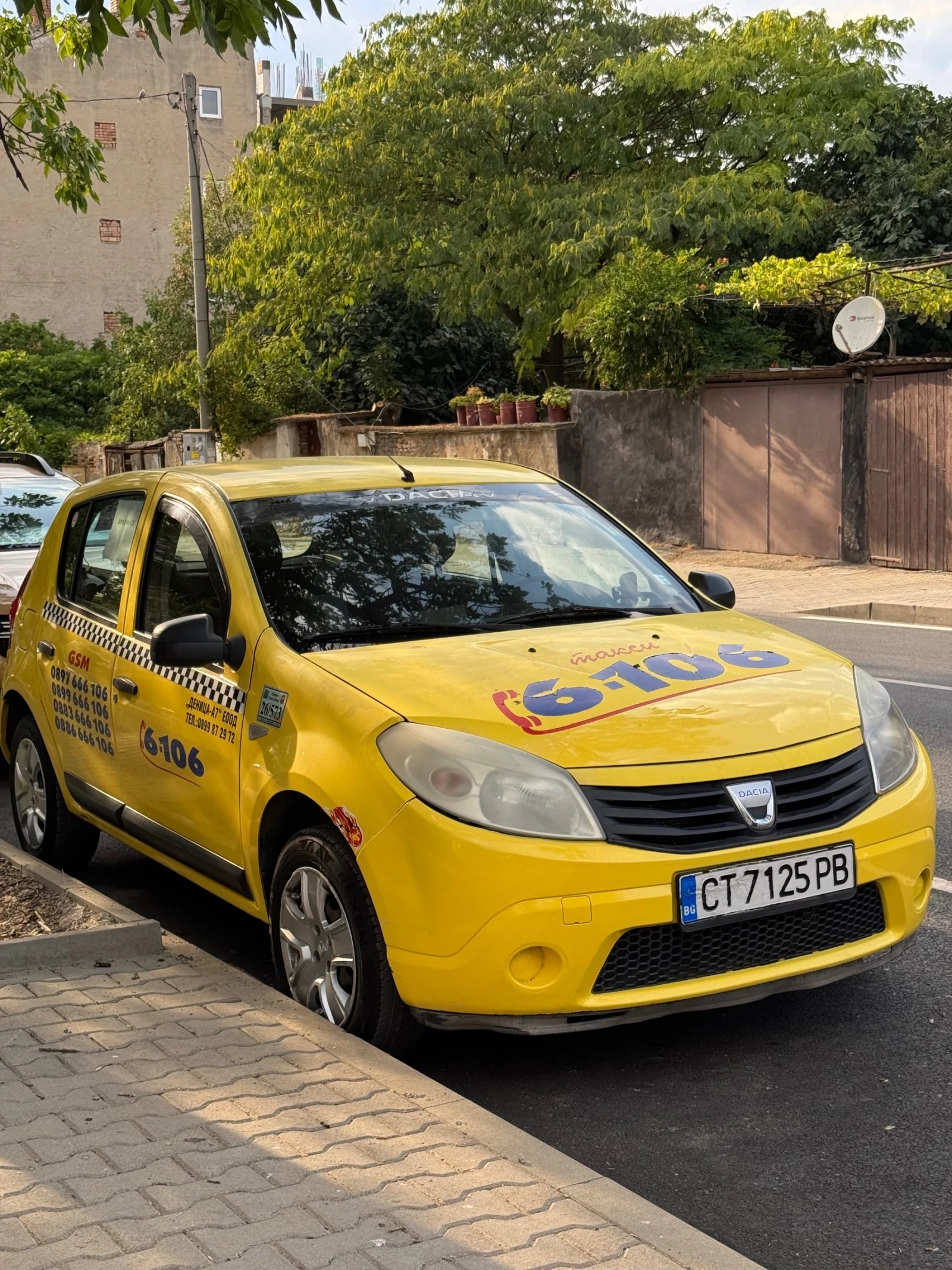 Dacia Sandero 1.2, снимка 3 - Автомобили и джипове - 56300176