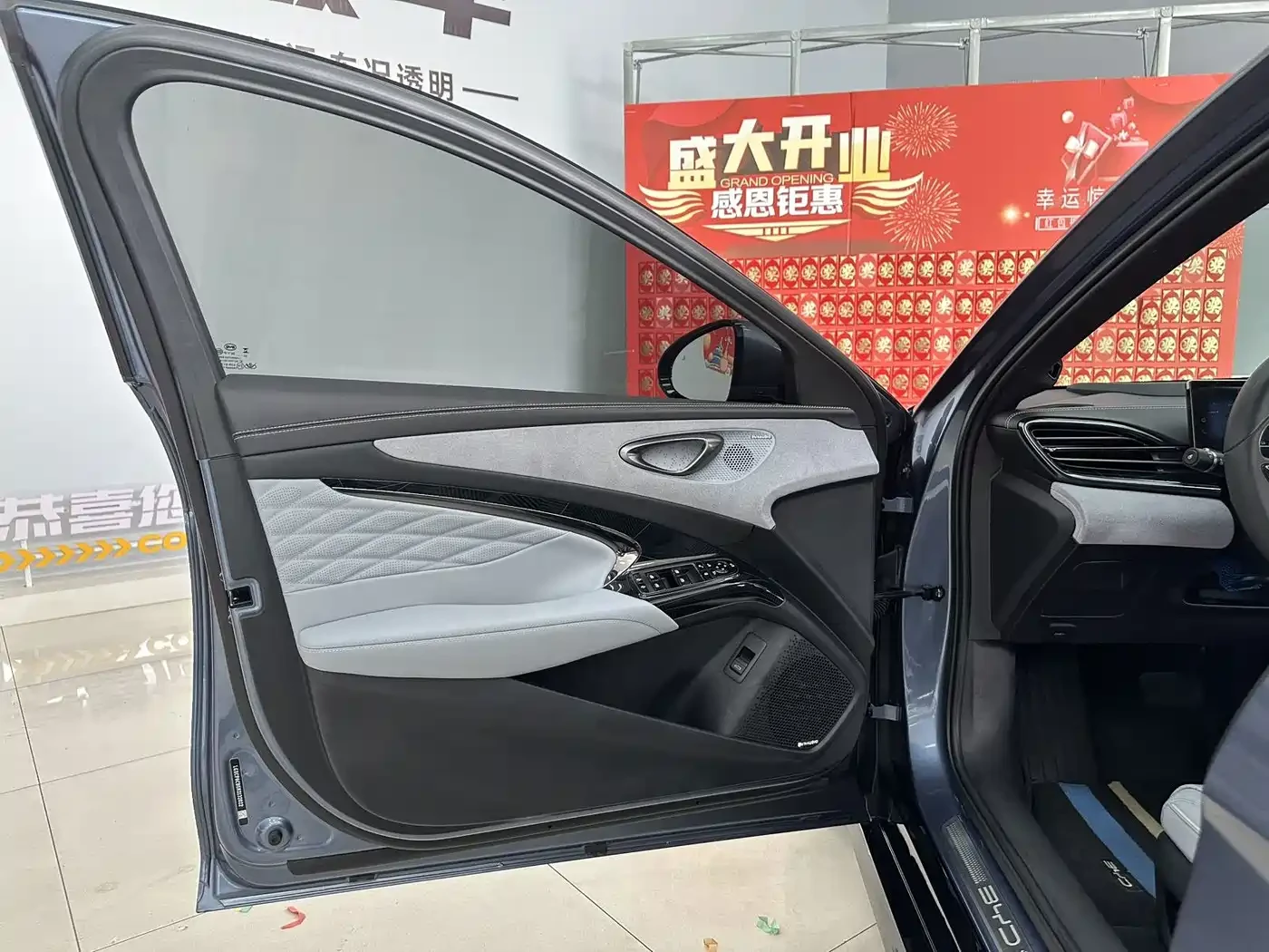 BYD Seal 2022 650km AWD Performance, снимка 8 - Автомобили и джипове - 56662818