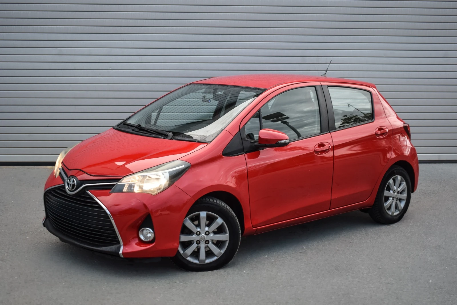 Toyota Yaris 1.3VVT-i/Камера* NAVI/Full* MAX/Нови ГУМИ/ОБСЛУЖЕН