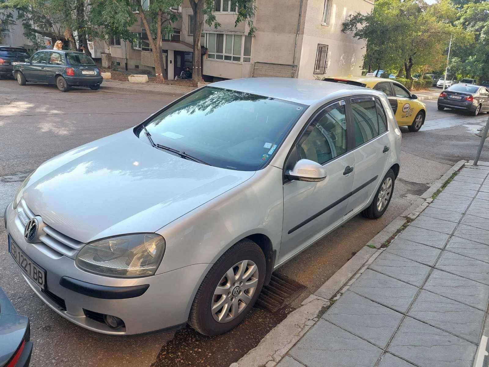 VW Golf 5, снимка 2 - Автомобили и джипове - 56748252