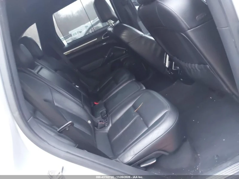 Porsche Cayenne 4.8L V-8 DI, DOHC, VVT, 400HP All Wheel Drive, снимка 13 - Автомобили и джипове - 53213354