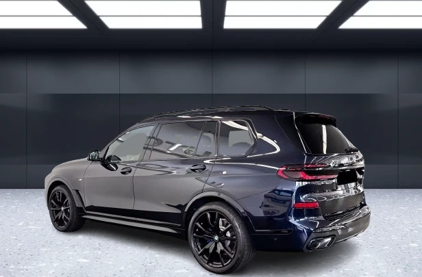 BMW X7 40i xDrive = M-Sport Pro = Exclusive Гаранция, снимка 2 - Автомобили и джипове - 55434116