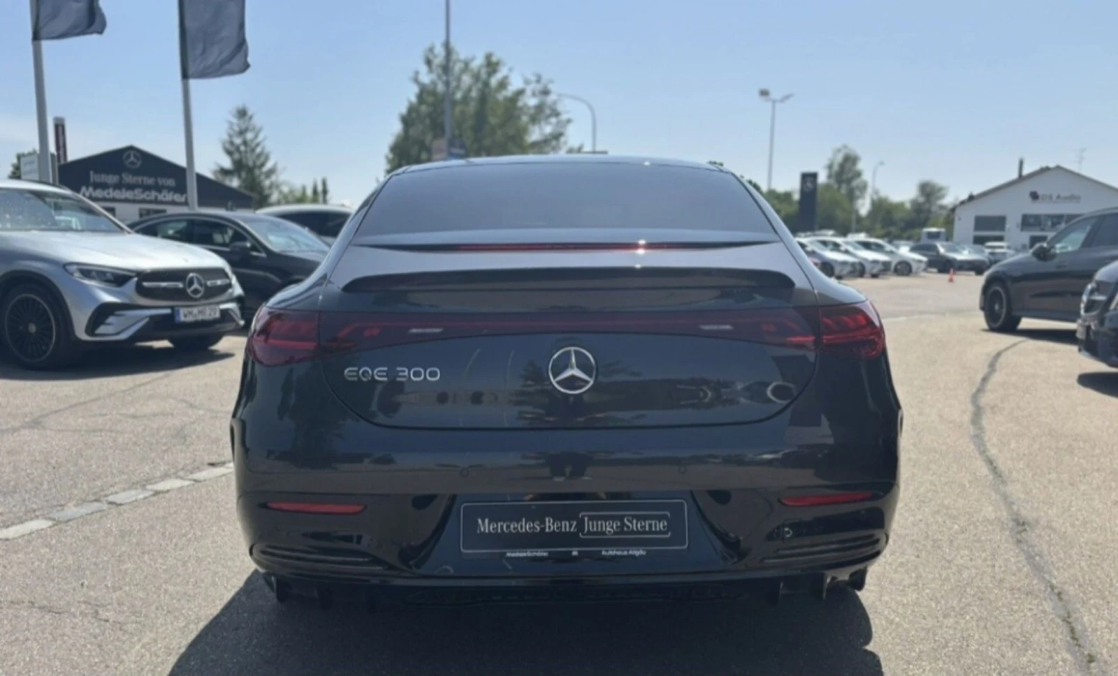 Mercedes-Benz EQE AMG  - изображение 2