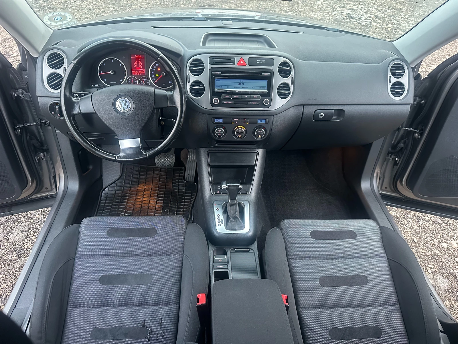 VW Tiguan 2.0TDI 140kc 4X4 AUTOMAT - изображение 10