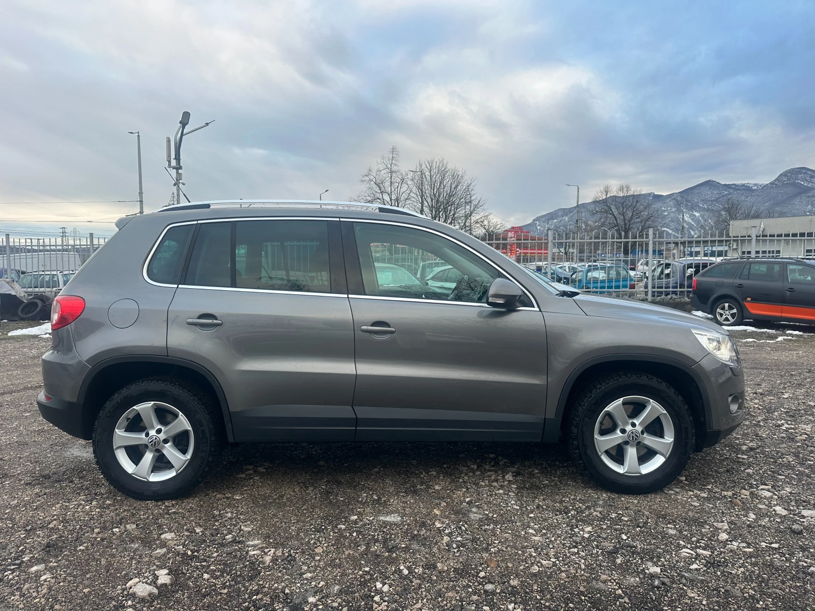 VW Tiguan 2.0TDI 140kc 4X4 AUTOMAT - изображение 6