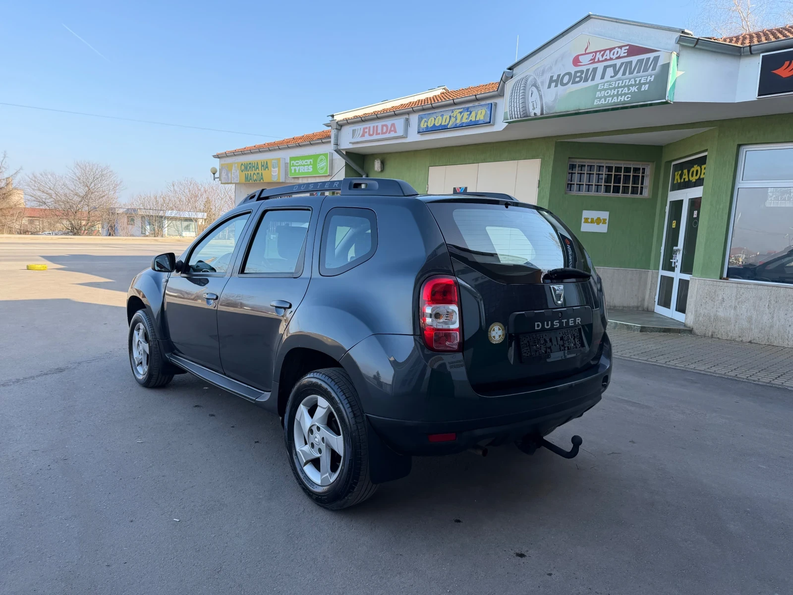 Dacia Duster Facelift* 1.6i* 105кс* 58хил.км* Топ Състояние!, снимка 7 - Автомобили и джипове - 53838053