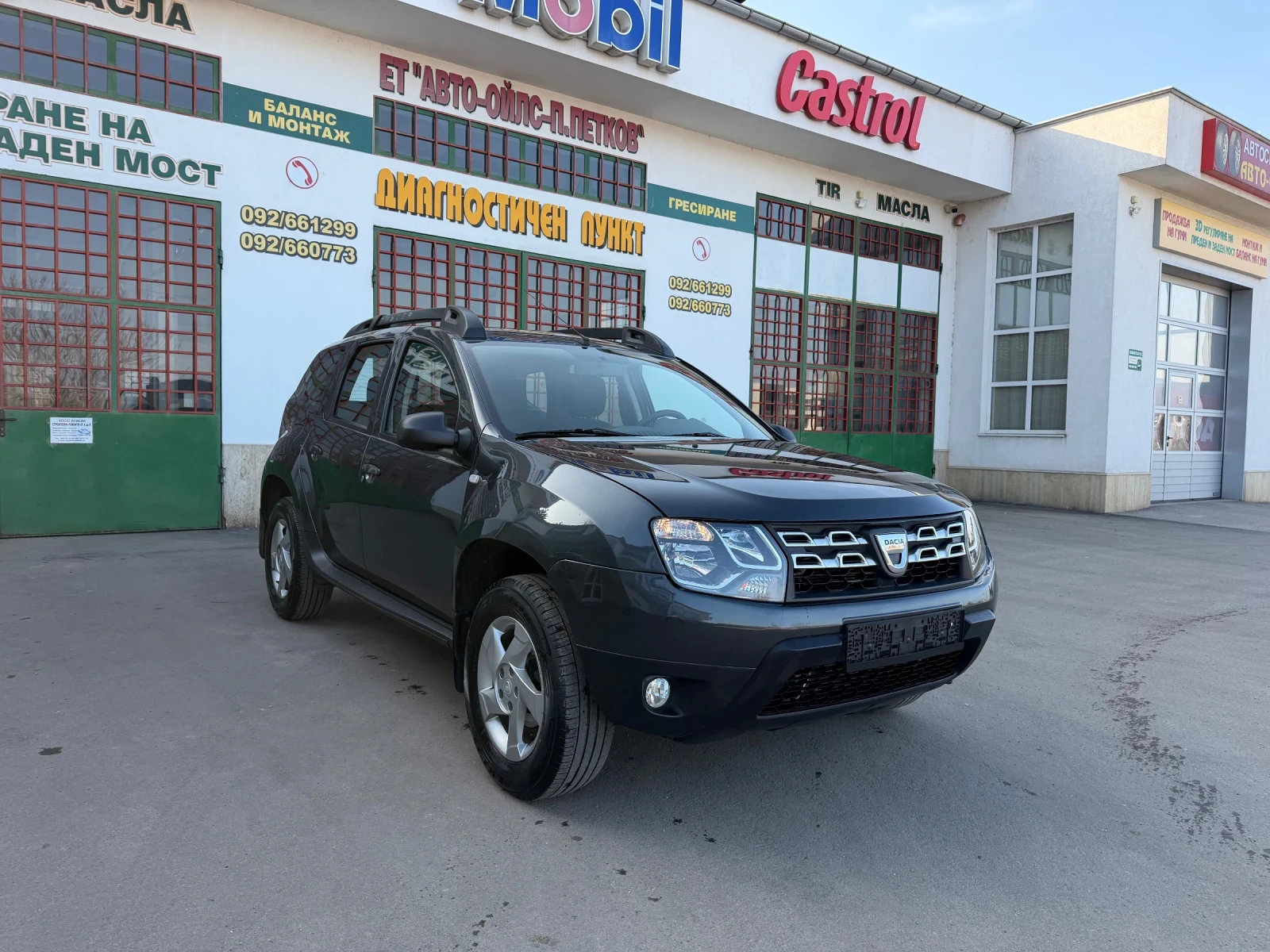 Dacia Duster Facelift* 1.6i* 105кс* 58хил.км* Топ Състояние!, снимка 3 - Автомобили и джипове - 53838053