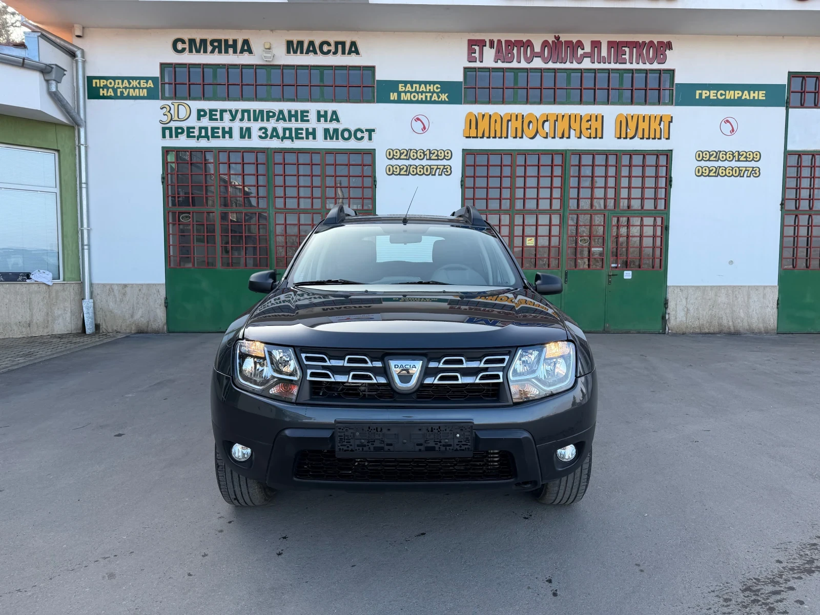 Dacia Duster Facelift* 1.6i* 105кс* 58хил.км* Топ Състояние!, снимка 2 - Автомобили и джипове - 53838053