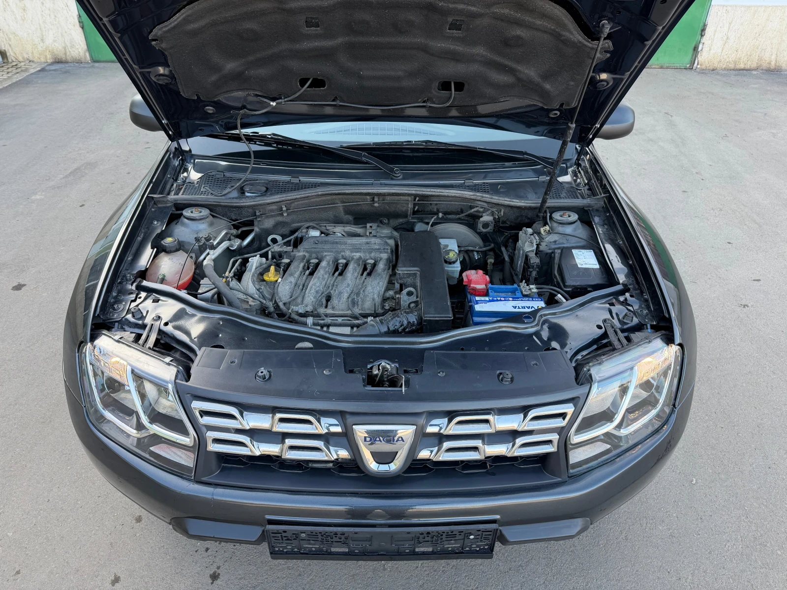 Dacia Duster Facelift* 1.6i* 105кс* 58хил.км* Топ Състояние!, снимка 16 - Автомобили и джипове - 53838053