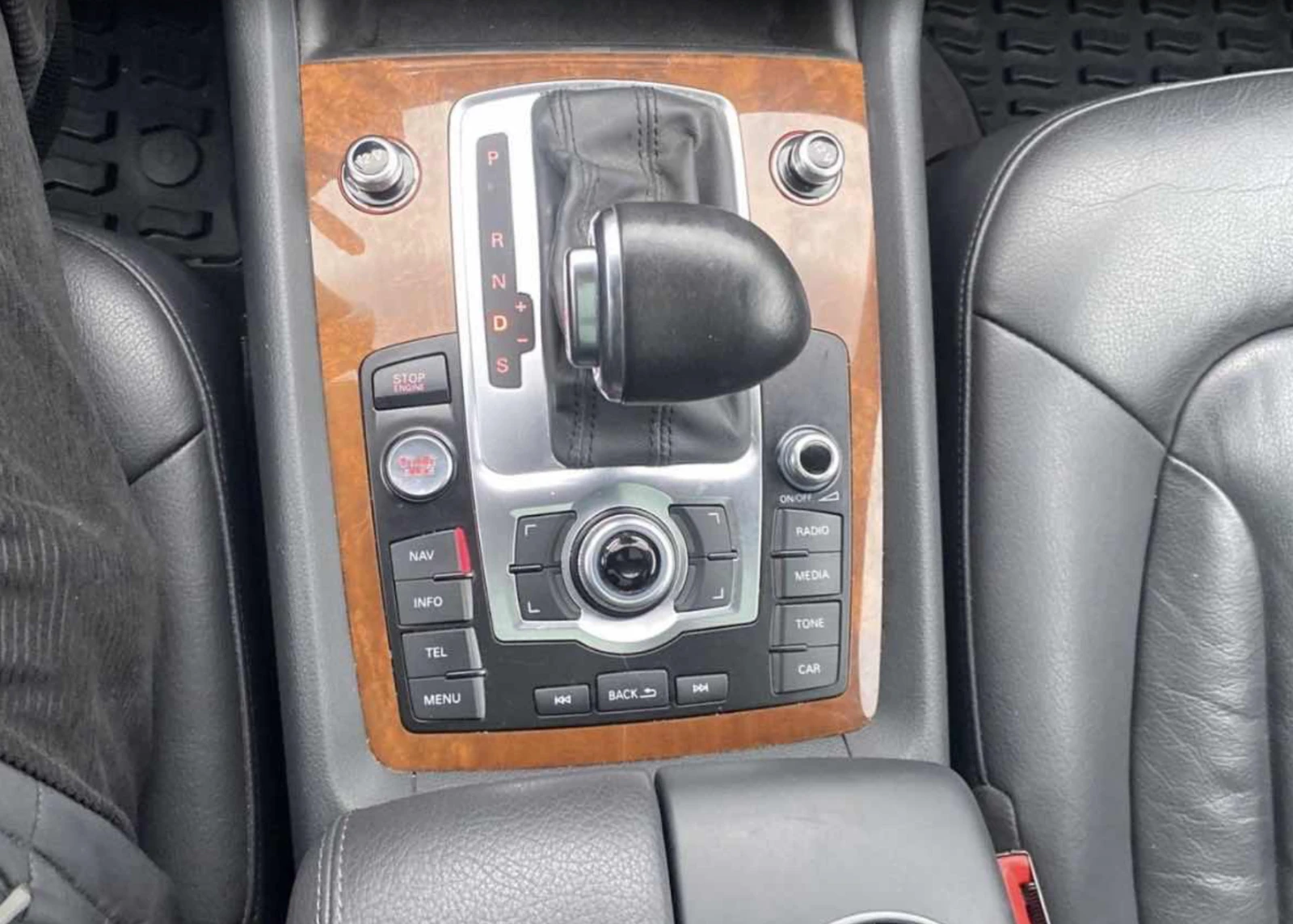 Audi Q7 3.0T Technik* КОжа* ПАНО* НАВИ* ПОДГРЕВ* CARFAX, снимка 9 - Автомобили и джипове - 53934397