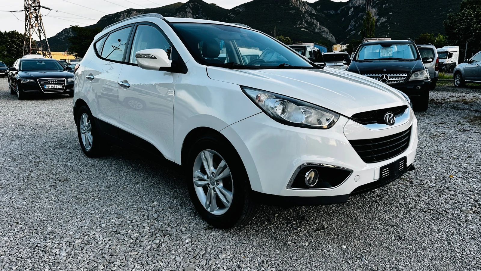 Hyundai IX35 1.7crdi-нави-подгрев-автопилот, снимка 3 - Автомобили и джипове - 54720124
