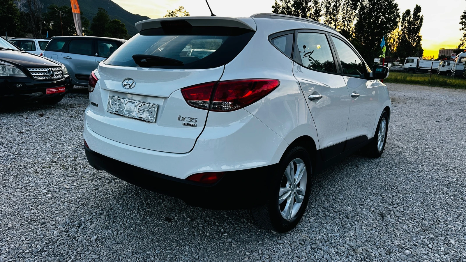 Hyundai IX35 1.7crdi-нави-подгрев-автопилот, снимка 4 - Автомобили и джипове - 54720124