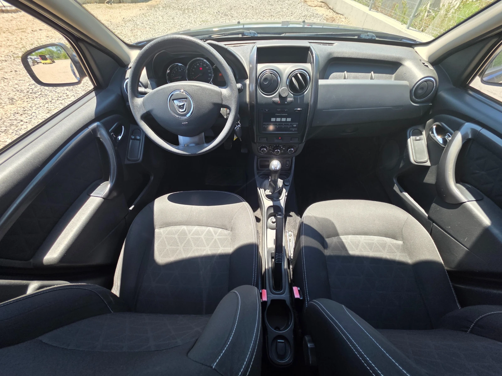 Dacia Duster 1.6 i-Ambiance-4x2-105hp-Facelift, снимка 9 - Автомобили и джипове - 55767661