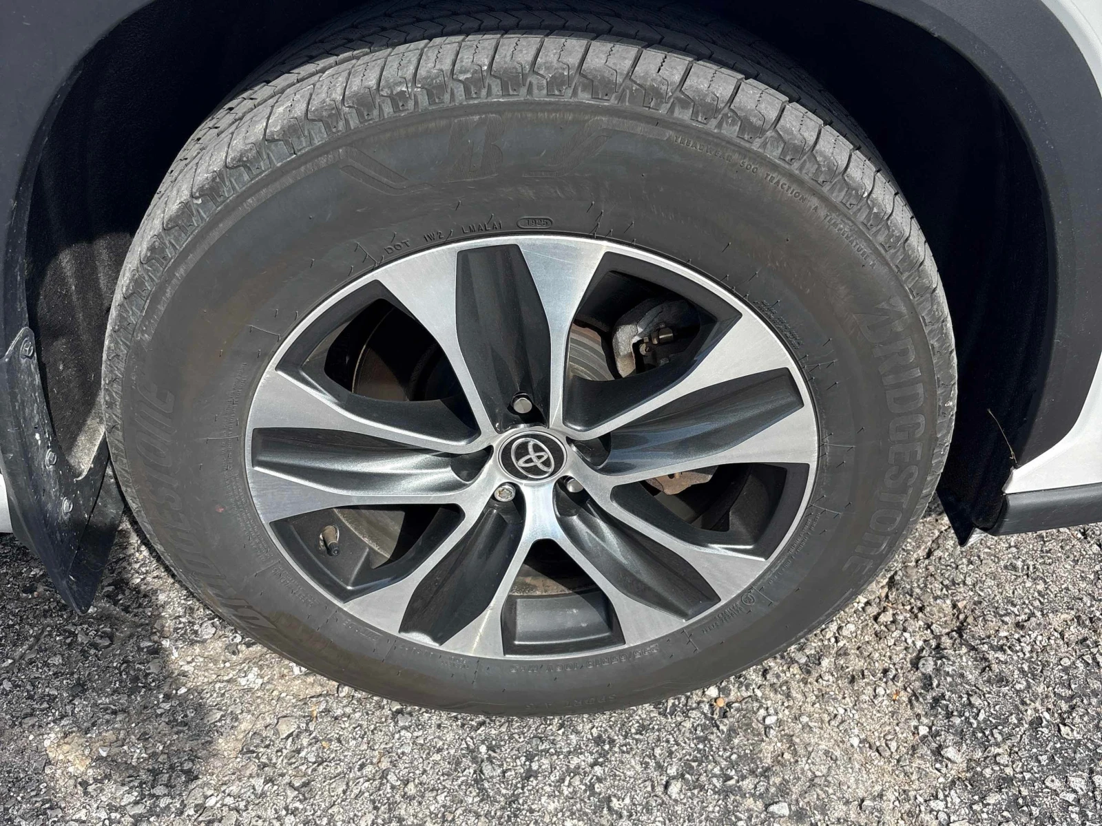 Toyota Highlander Hybrid XLE | CARFAX | БЕЗ ИНЦИДЕНТИ, снимка 6 - Автомобили и джипове - 55982805