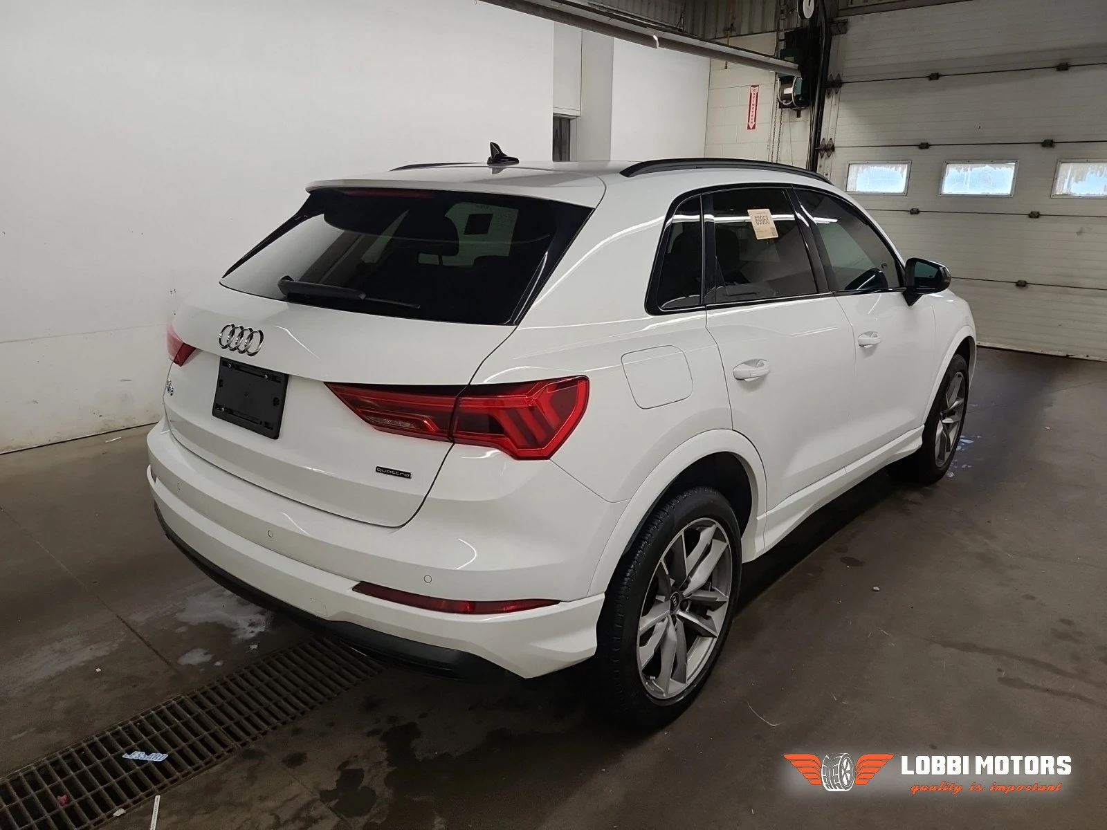 Audi Q3, снимка 3 - Автомобили и джипове - 56069603