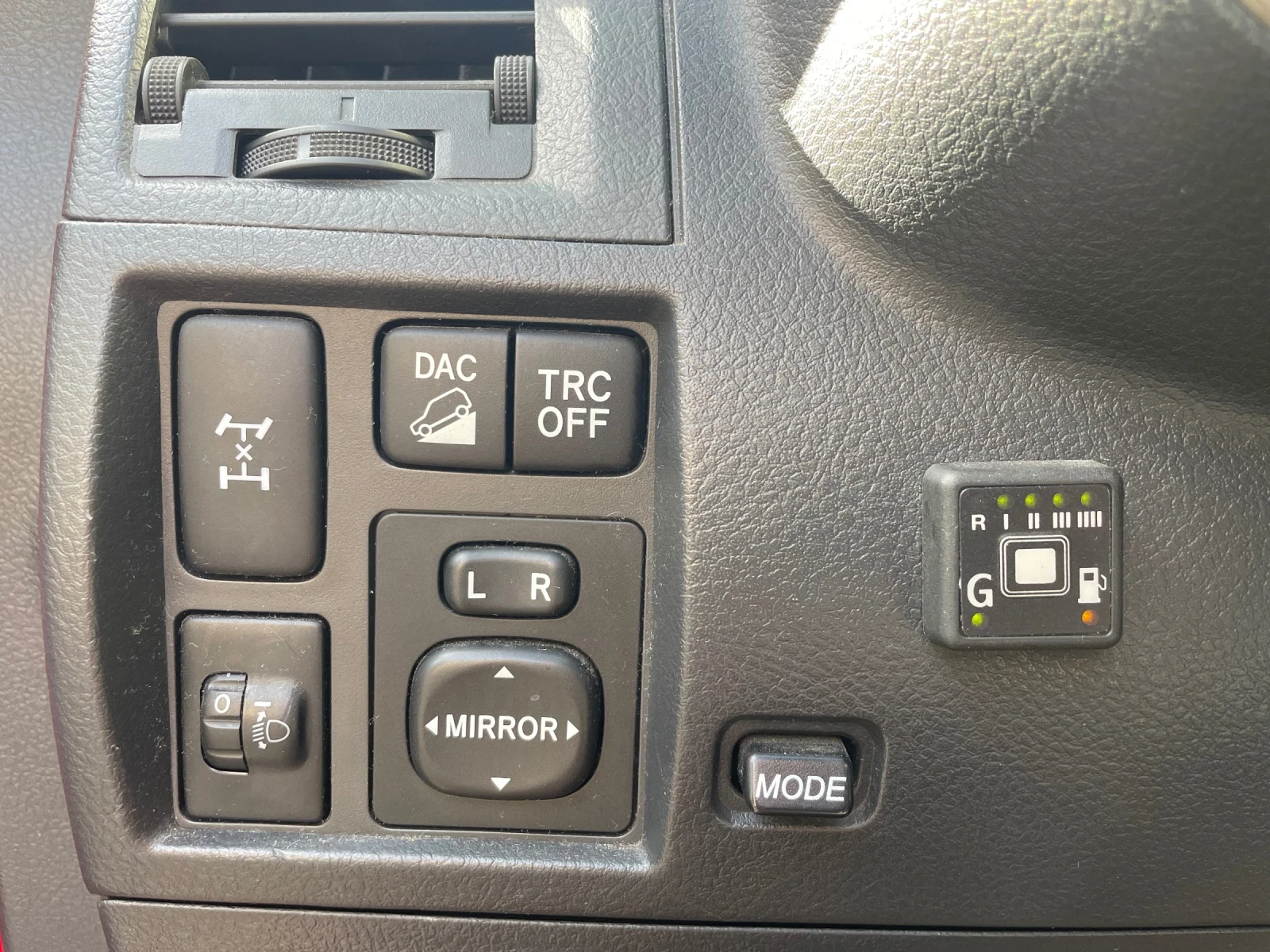 Daihatsu Terios 1.5 AWD автоматик, снимка 13 - Автомобили и джипове - 56542654