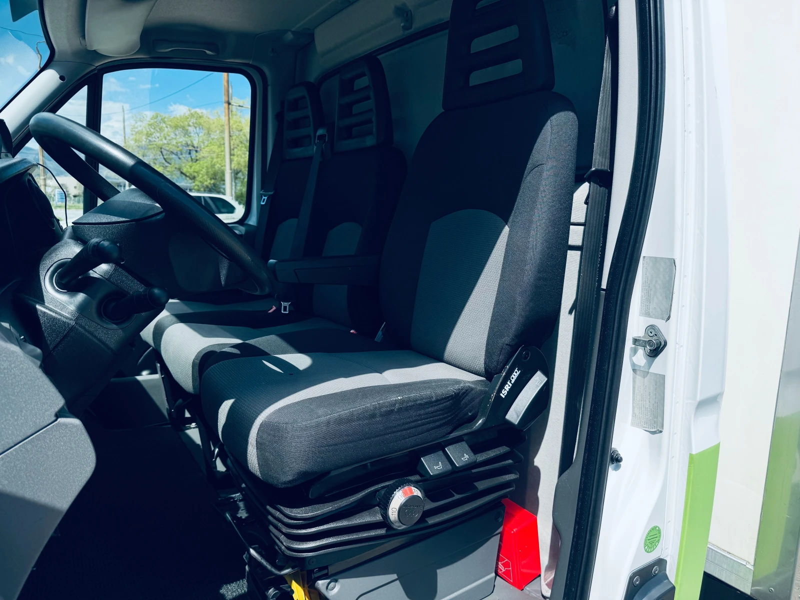Iveco Daily  35S14 ХЛАДИЛЕН 12/220 V Внос от Швейцария  - изображение 8
