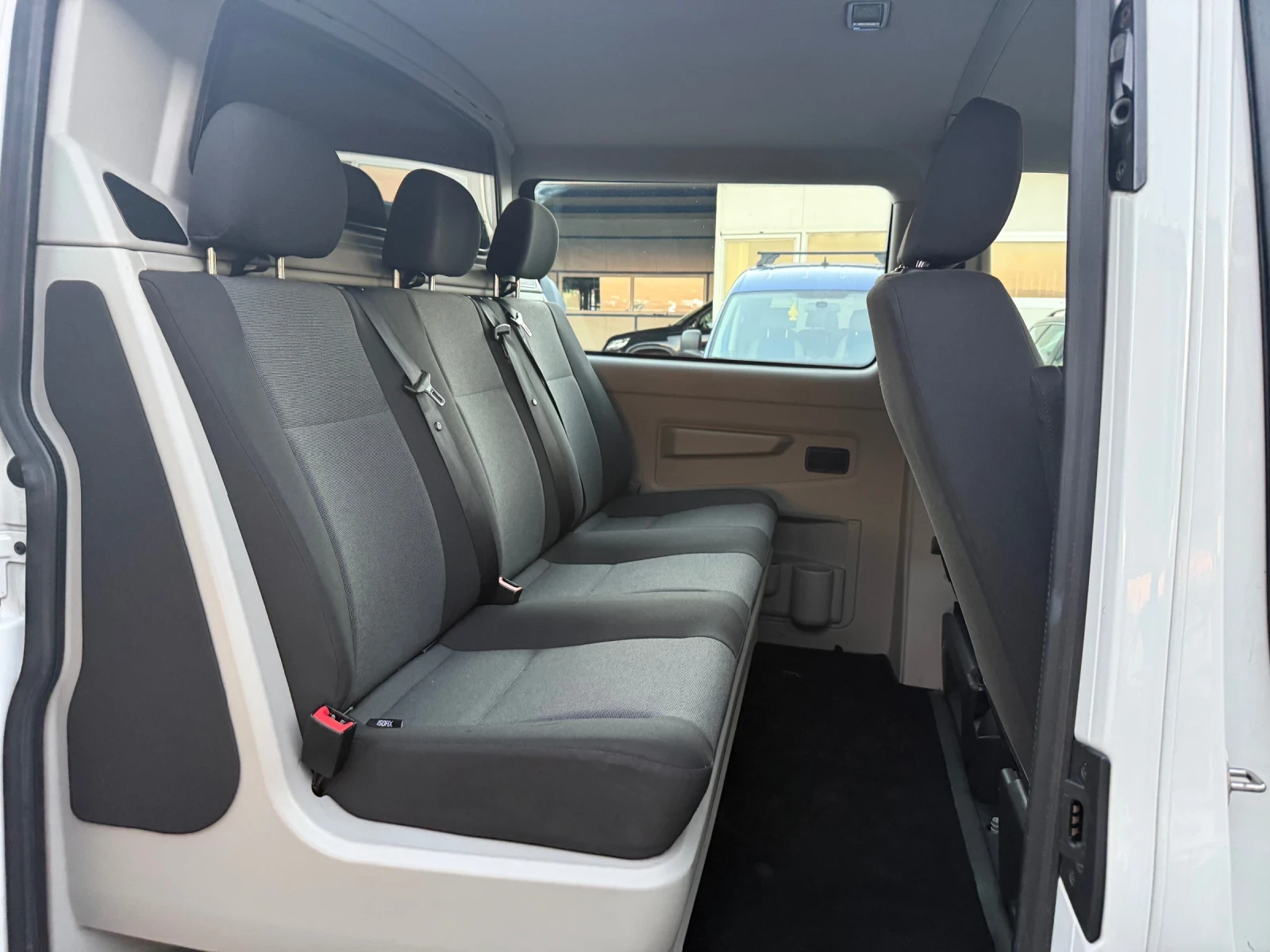 VW Transporter 2.0TDI - изображение 8