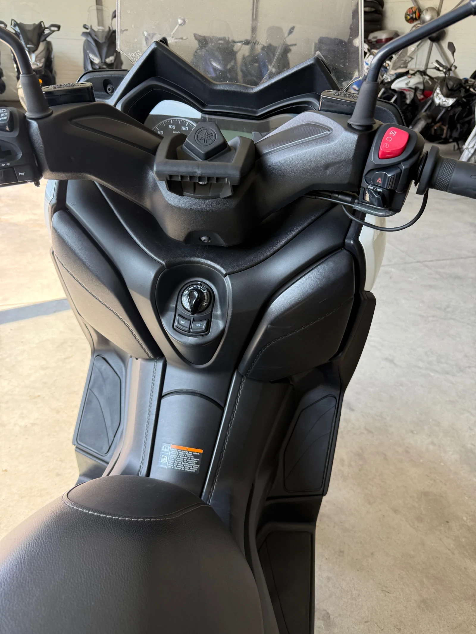 Yamaha X-max 300i ABS-TCS - изображение 10
