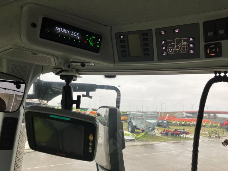 Трактор Claas AXION 870 САМО 900 ЧАСА ЛИЗИНГ, снимка 8 - Селскостопанска техника - 53500764