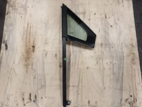 Стъкло предно дясно триъгълно рено клио 1.5дци 