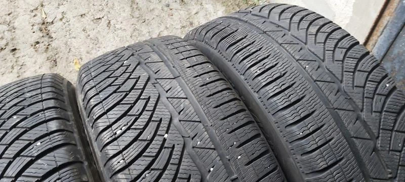 Гуми Зимни 235/55R18, снимка 4 - Гуми и джанти - 35123280