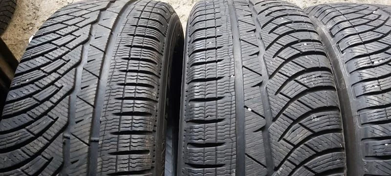 Гуми Зимни 235/55R18, снимка 3 - Гуми и джанти - 35123280