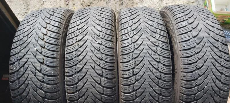 Гуми Зимни 215/70R16, снимка 1 - Гуми и джанти - 35124753