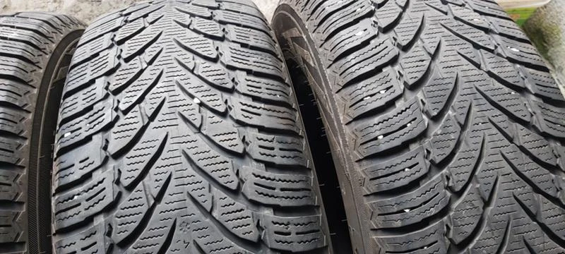 Гуми Зимни 215/70R16, снимка 3 - Гуми и джанти - 35124753