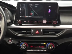 Kia K3, снимка 14
