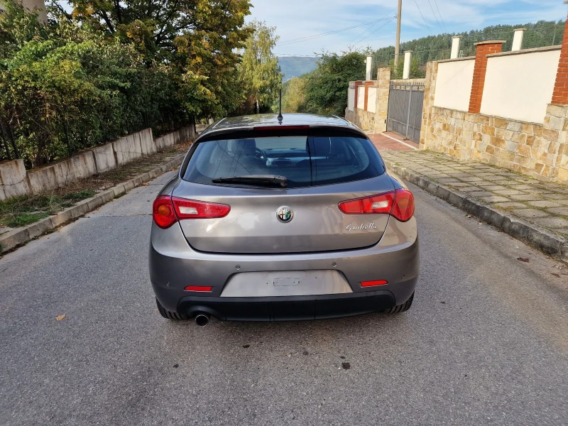 Alfa Romeo Giulietta 1.4 Газ бензин , снимка 6 - Автомобили и джипове - 47580455