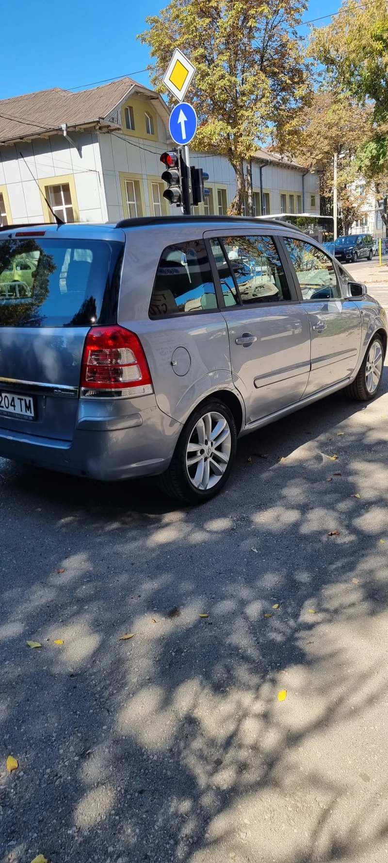 Opel Zafira, снимка 2 - Автомобили и джипове - 48244875