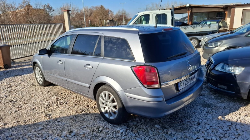 Opel Astra 1.7CDTI facelift , снимка 5 - Автомобили и джипове - 48433734