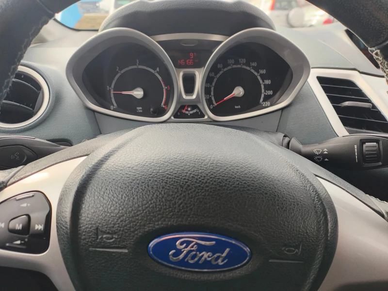 Ford Fiesta 1.4 TDCI, снимка 14 - Автомобили и джипове - 48892380