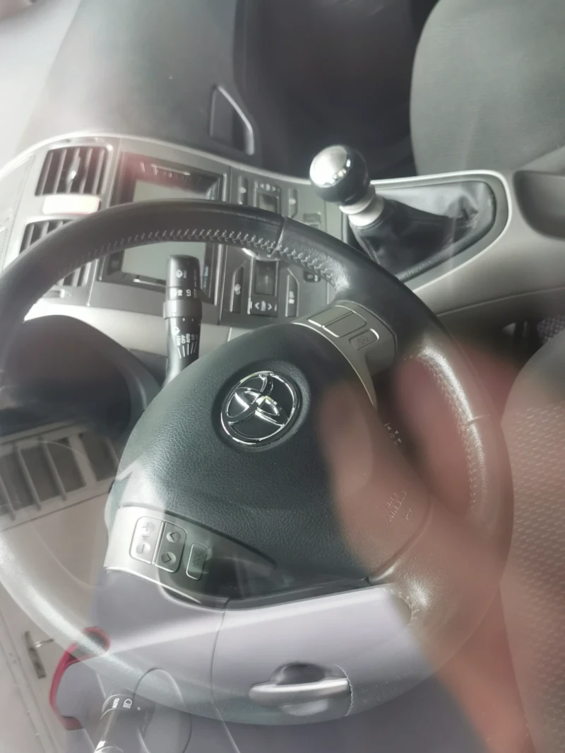 Toyota Auris 2.2D, снимка 2 - Автомобили и джипове - 52587708