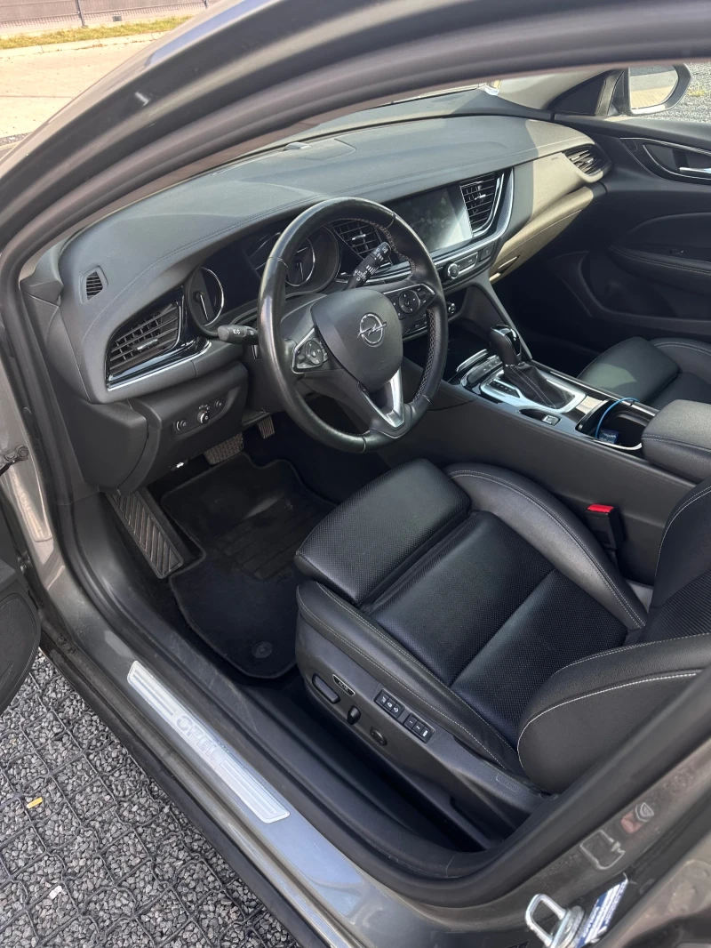 Opel Insignia, снимка 3 - Автомобили и джипове - 52712030