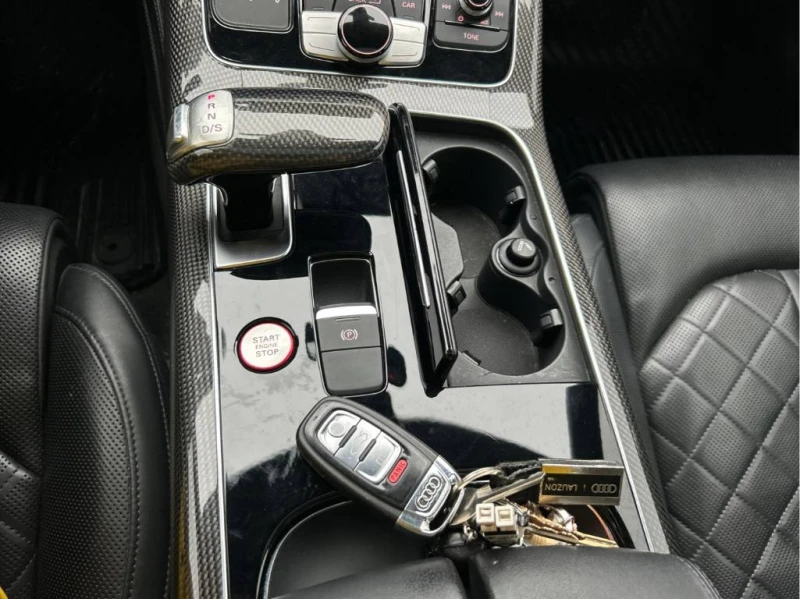 Audi S8 CARFAX* ОПЦИЯ ЗА ФИНАНСИРАНЕ* , снимка 15 - Автомобили и джипове - 53083284