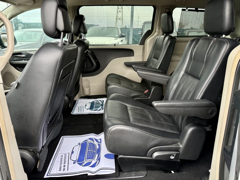 Lancia Voyager 2.8 CRDI FULL, снимка 8 - Автомобили и джипове - 53419191