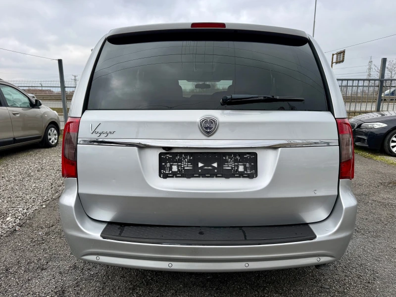 Lancia Voyager 2.8 CRDI FULL, снимка 5 - Автомобили и джипове - 53419191
