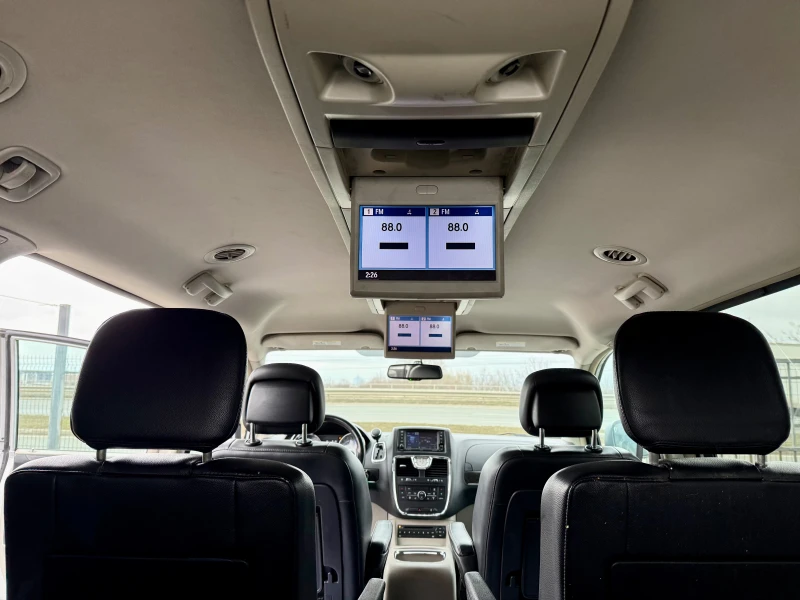 Lancia Voyager 2.8 CRDI FULL, снимка 14 - Автомобили и джипове - 53419191