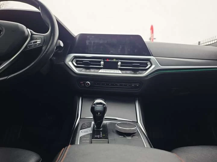 BMW 330 330i xDrive * NO ACCIDENTS/HUD/HARMAN KARDON/CARPL, снимка 9 - Автомобили и джипове - 54428400