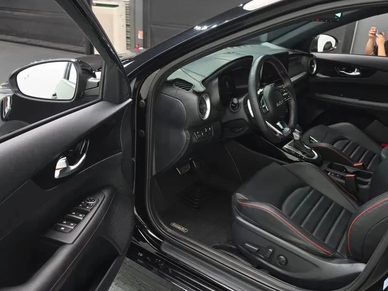 Kia K3, снимка 10 - Автомобили и джипове - 56690481