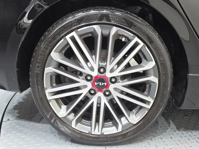 Kia K3, снимка 5 - Автомобили и джипове - 56690481