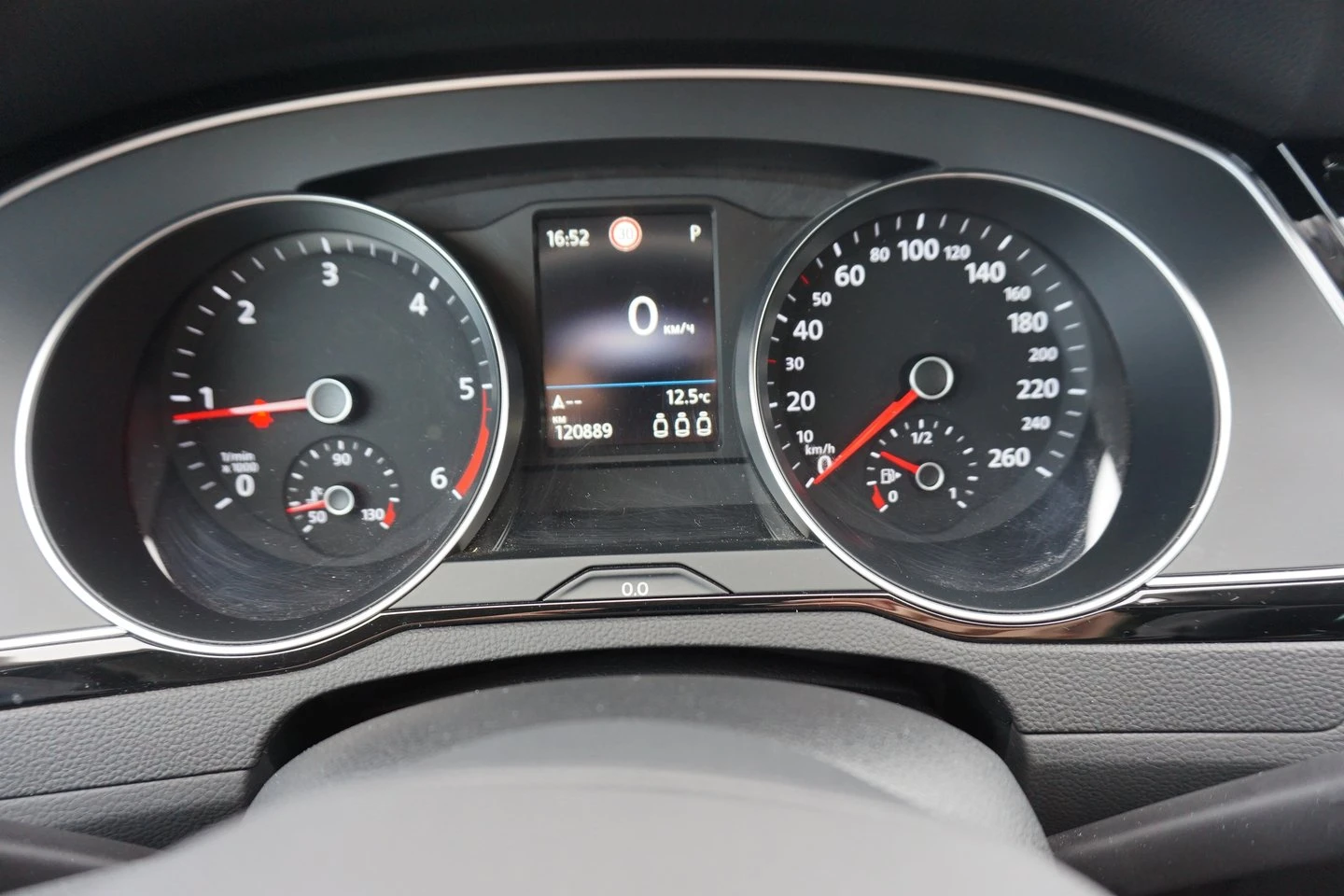 VW Passat Business 2.0 TDI SCR DSG - изображение 7